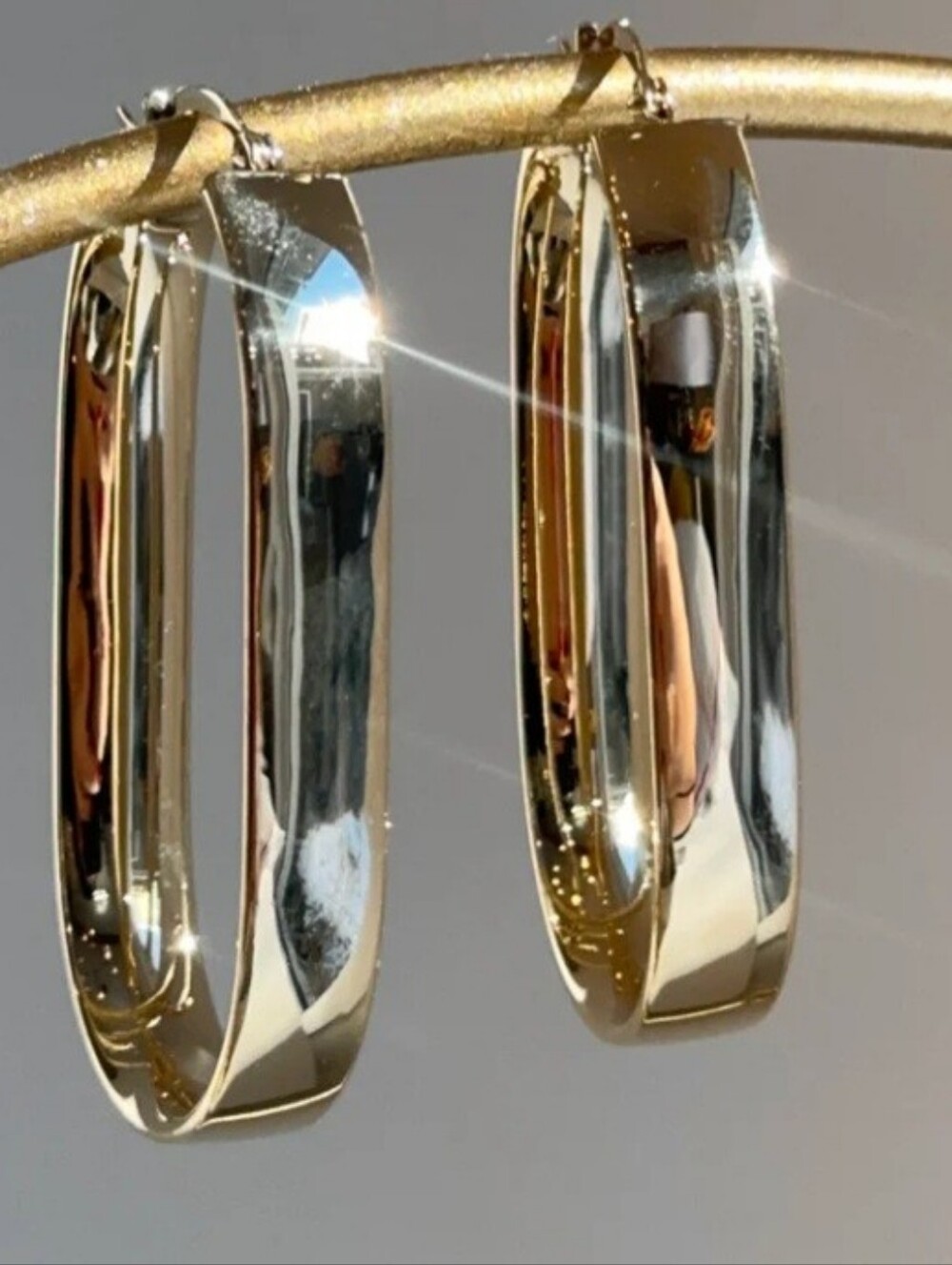 14KT Yellow Gold Shiny Rounded Wide Oval Hoop Earrings